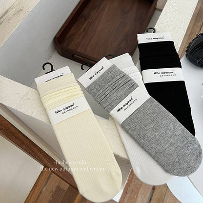 Women Boneless mid-tube striped pile socks - Xmaker